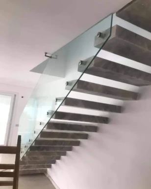 Cam Merdiven Korkuluğu